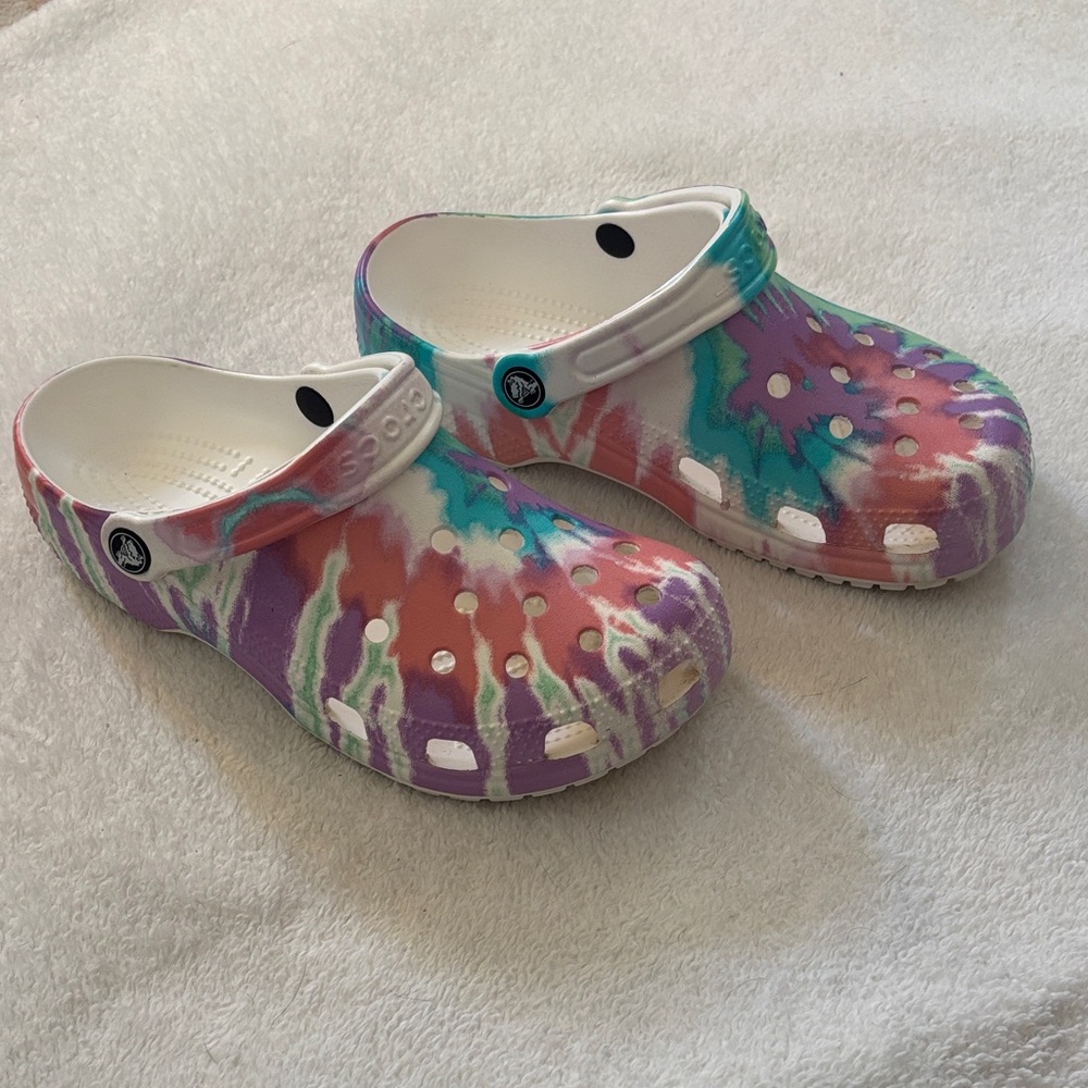 CROCS Adult Colorful Tie-Dye Sandals